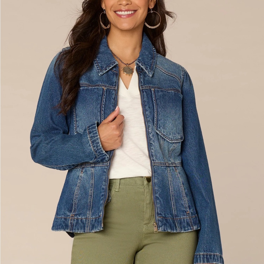 Democracy Long Sleeve Zip Front Curved Peplum Hem Jacket with Pockets